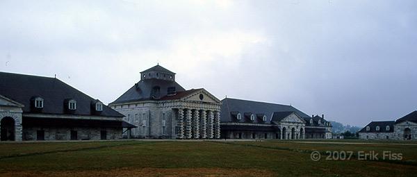 Arc et Senans - click to continue