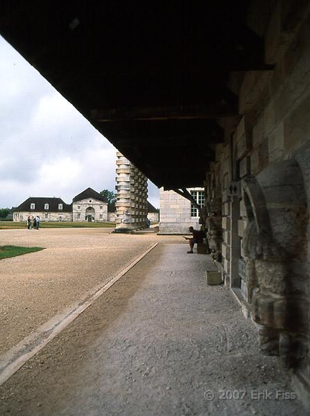 Arc et Senans - click to continue