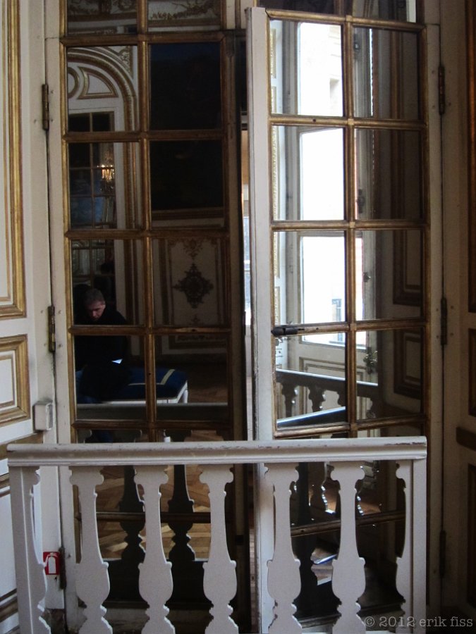 Versailles - click to continue