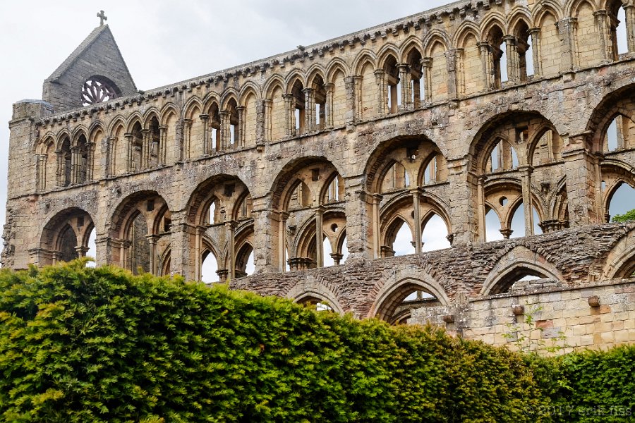 Jedburgh Abbey - click to continue