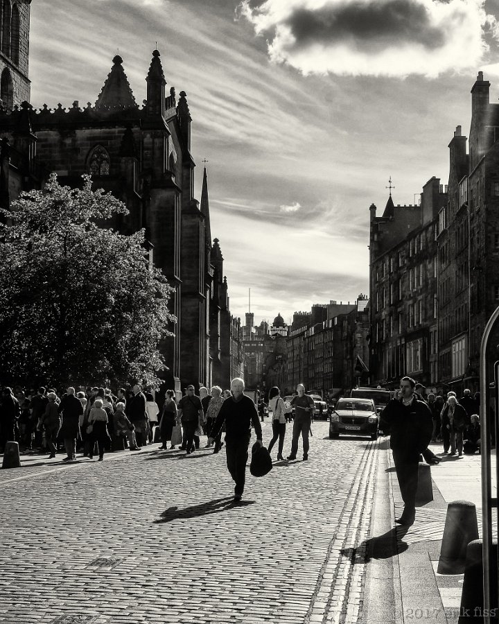 Royal Mile 1 - click to continue