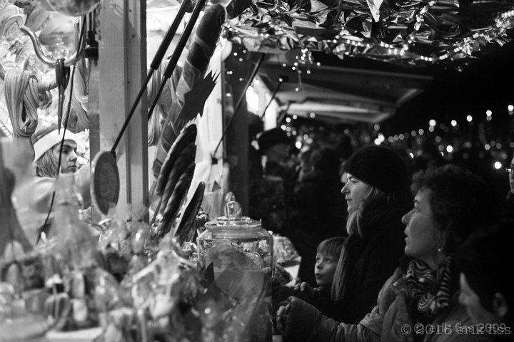 Noel 2 - click to continue