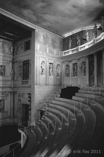Teatro Olimpico - click to continue