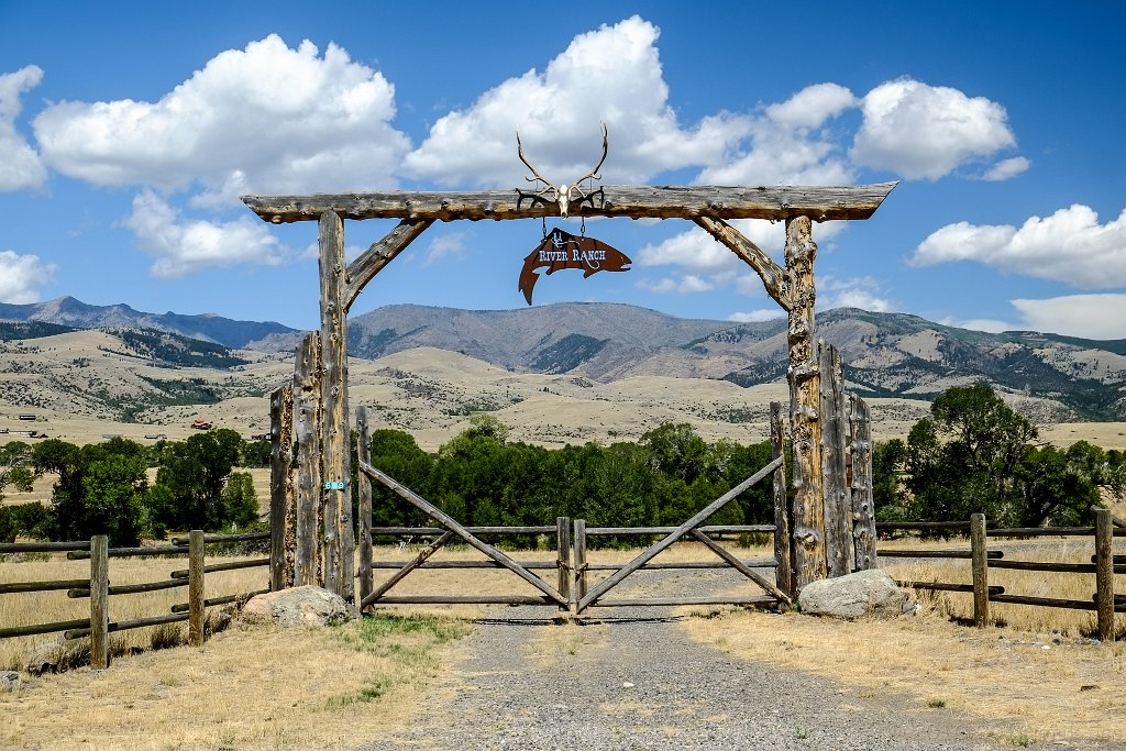 Paradise Valley, MT - click to continue